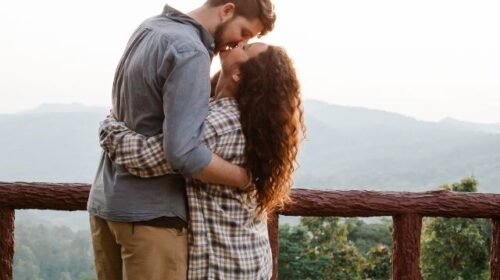 kiss day shayari in hindi