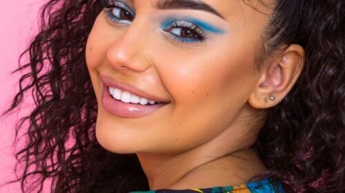 नशीली आँखों पर शायरी: romantic khubsoorat aankhon par shayari in hindi, आँखों पर बड़ी ही खूबसूरत शायरी